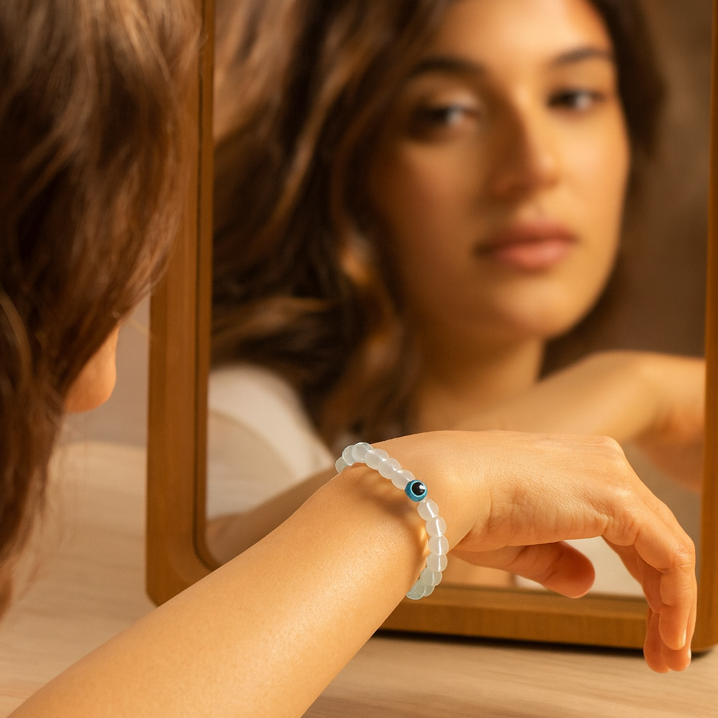 JewelMaze Transparent White with Evil Eye Beads Bracelet - 1404757