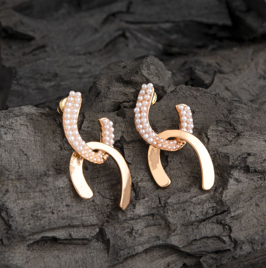 JewelMaze Small Pearl Studded Earring - PER 2220 Gold