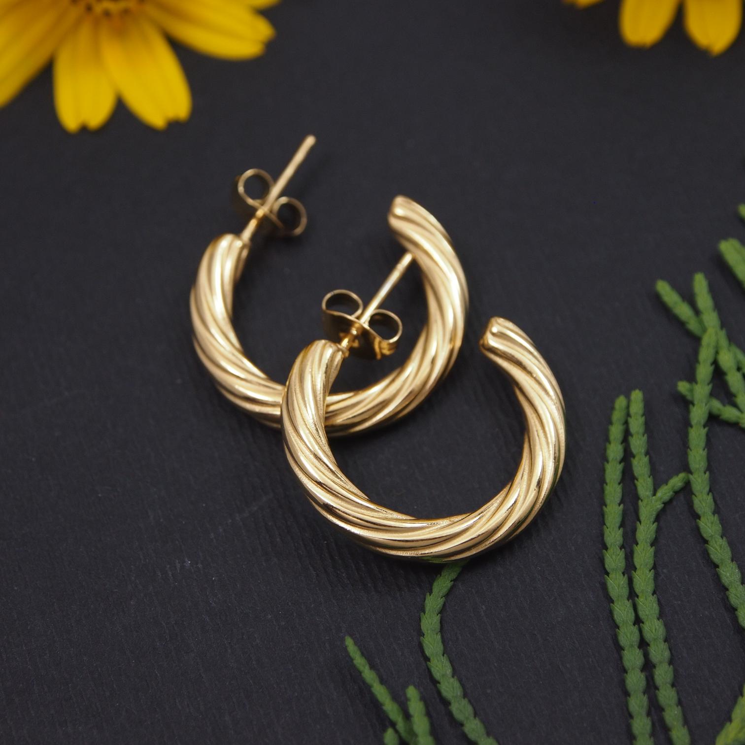 JewelMaze Demi Fine Anti Tarnish Stud Earrings