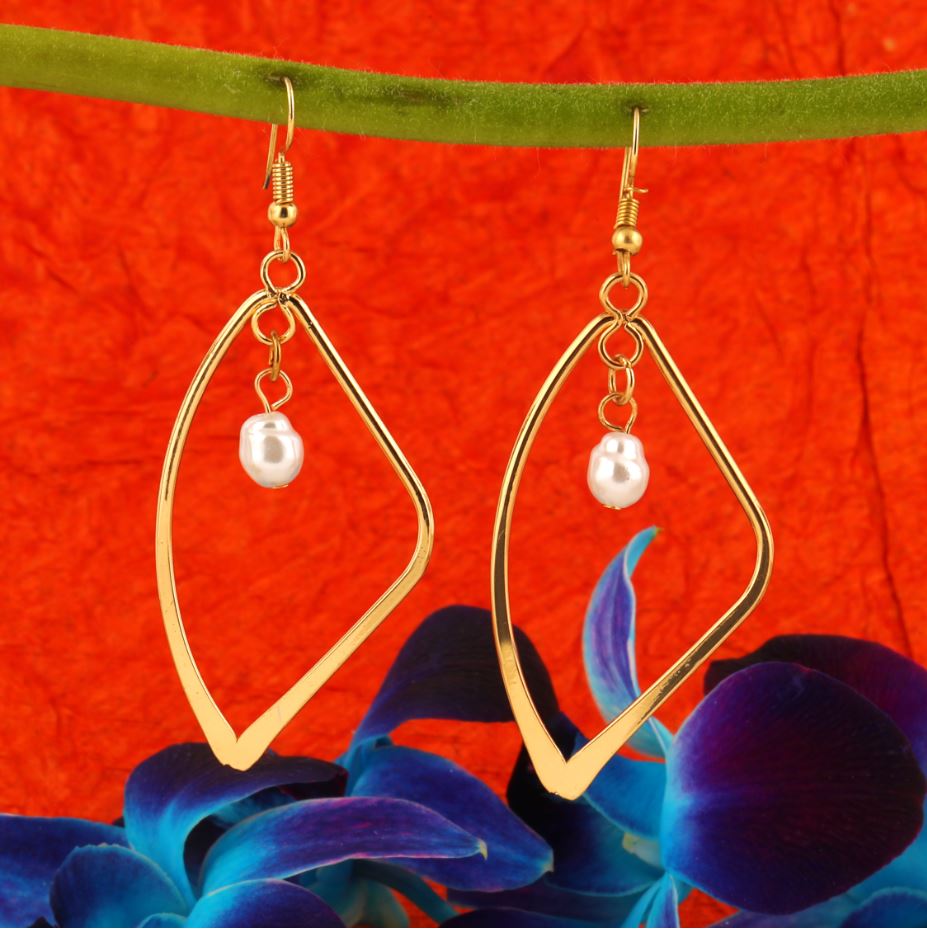 JewelMaze Gold Plated Irregular Geometrical Shaped Pearl Drop Earring
