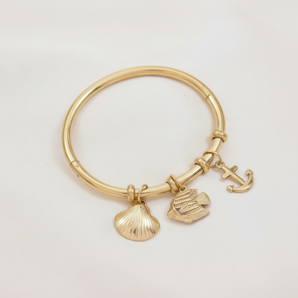 JewelMaze Demi Fine Anti Tarnish Charm Bracelet