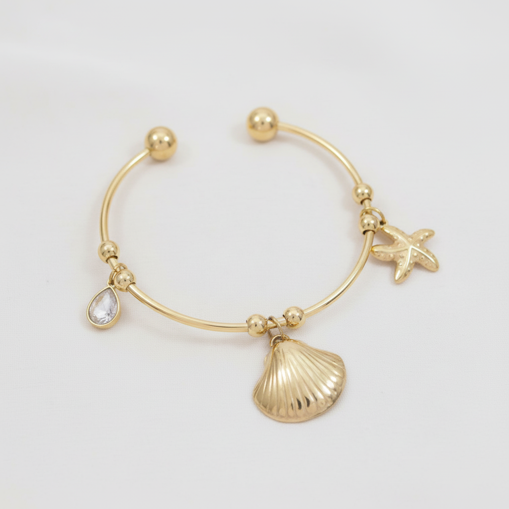 JewelMaze Demi Fine Anti Tarnish Charm Bracelet