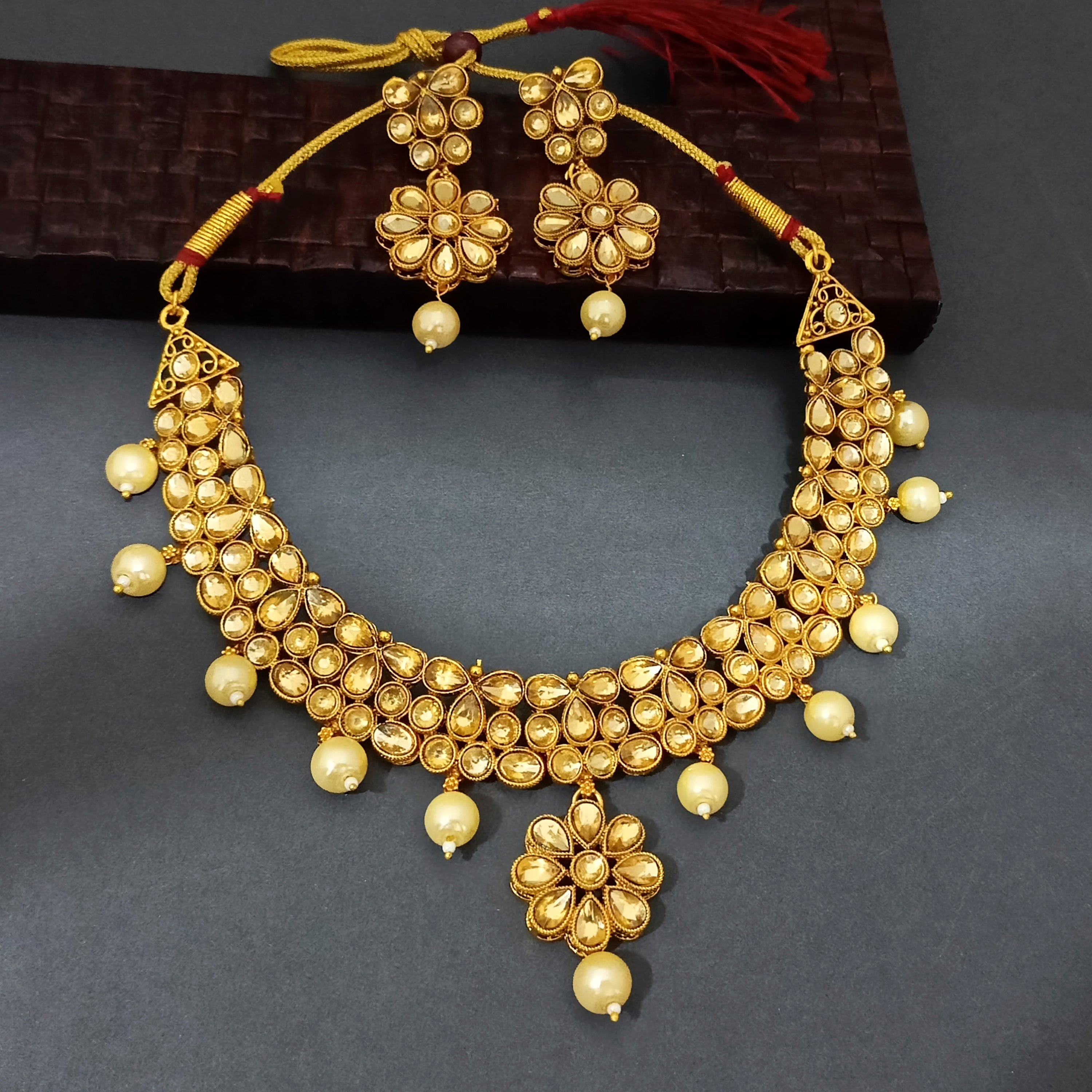 JewelMaze Brown Kundan Stone Gold Plated Traditional Choker Necklace Set