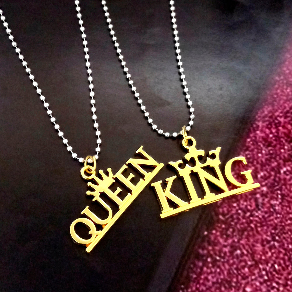 JewelMaze Couple Chain Pendant King & Queen Design
