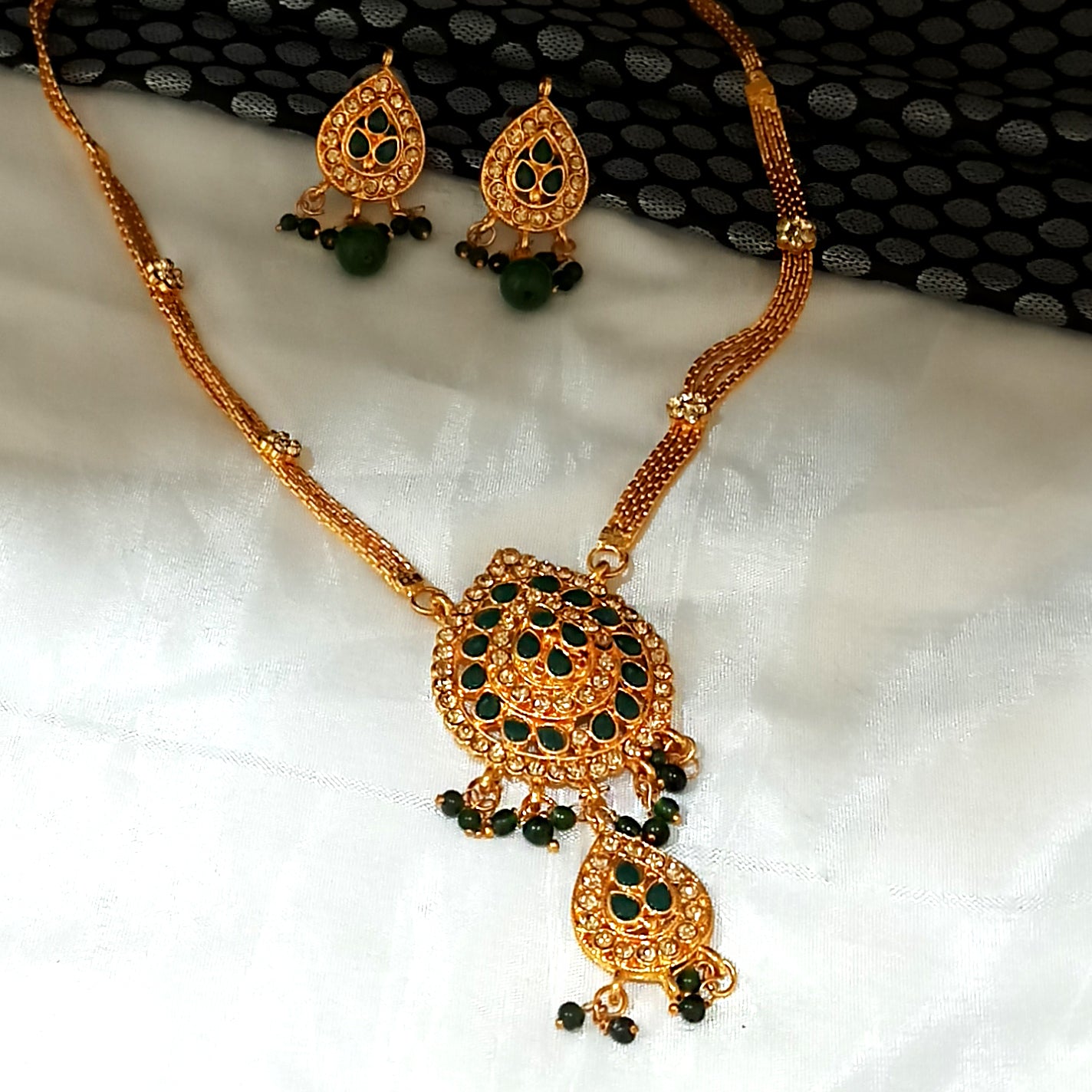JewelMaze Gold Plated Green Austrian Stone Necklace Set