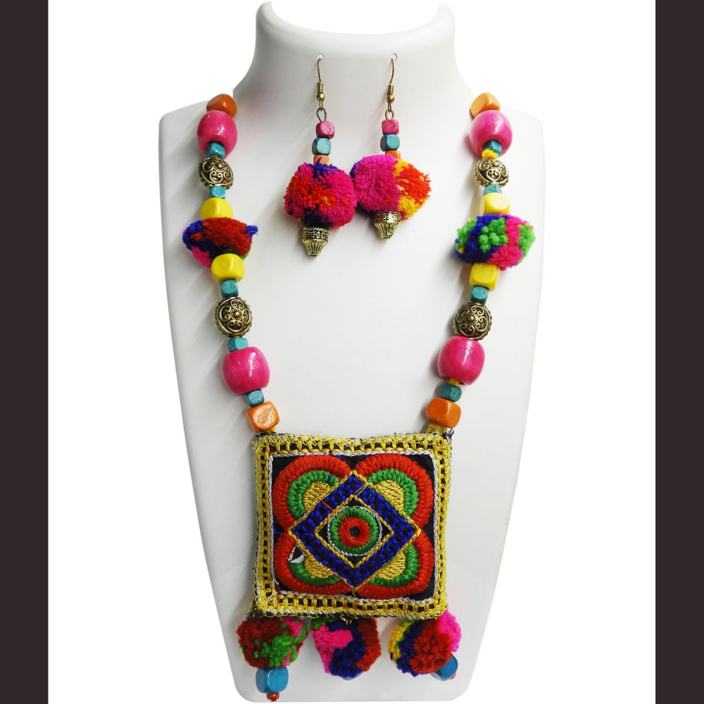 JewelMaze Traditional Thread Necklace Set for Navratri