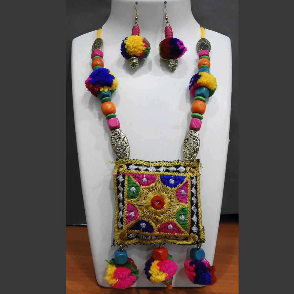 JewelMaze Traditional Thread Necklace Set for Navratri