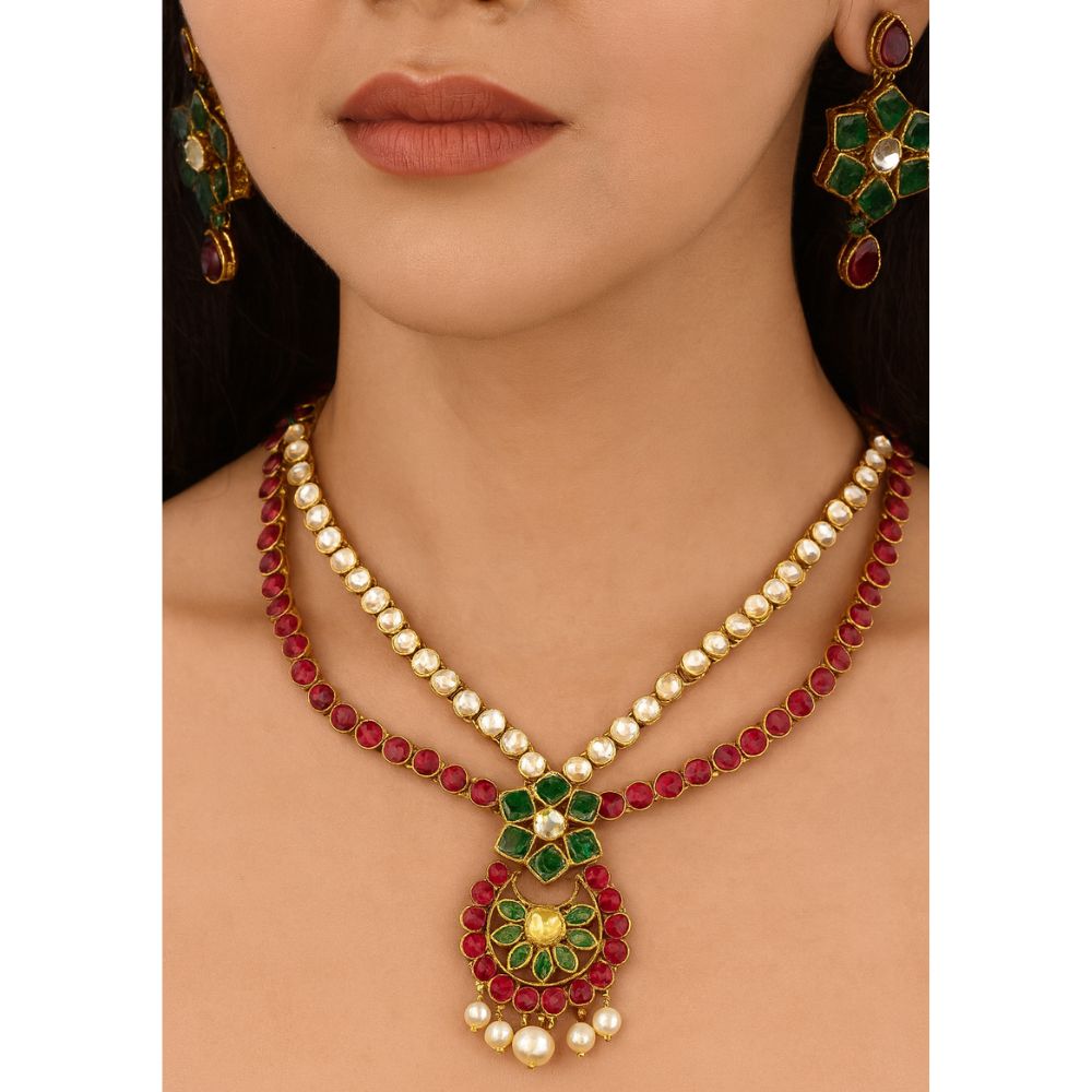 JewelMaze Red Kundan Stone Gold Plated Necklace Set