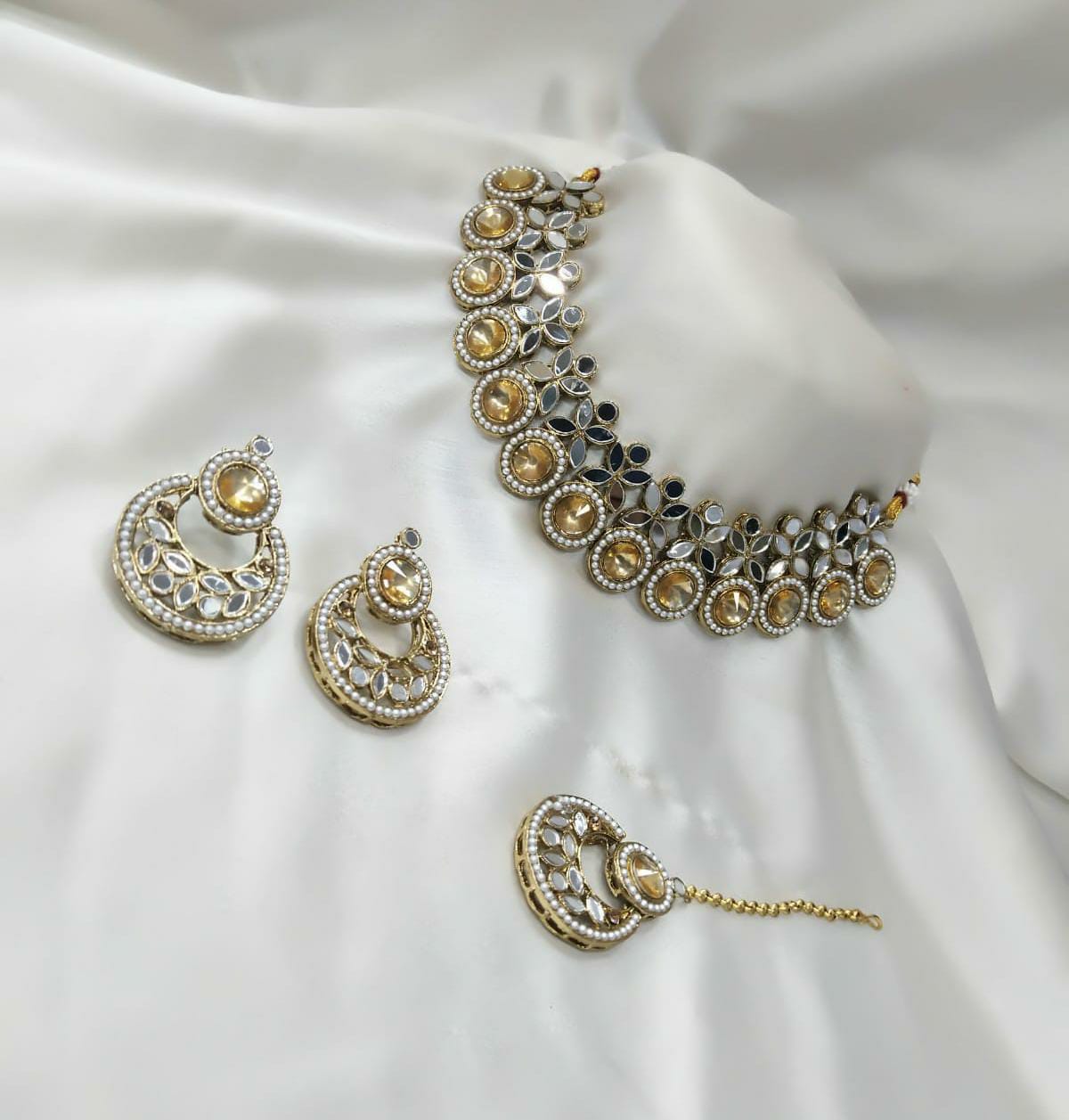 JewelMaze Gold Plated Pota Stone And Mirror Choker Necklace Set - 11374780LC