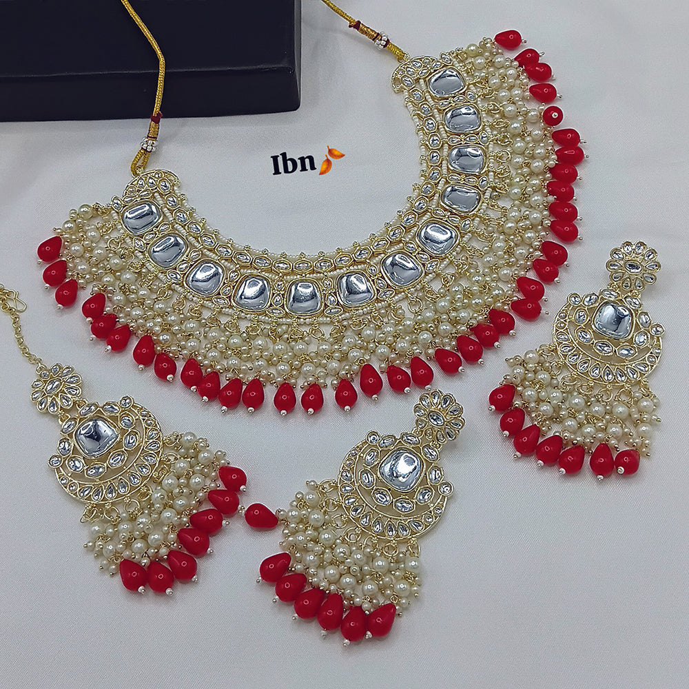 JewelMaze Kundan And Beads Choker Necklace Set With Maang Tikka  - 11374787