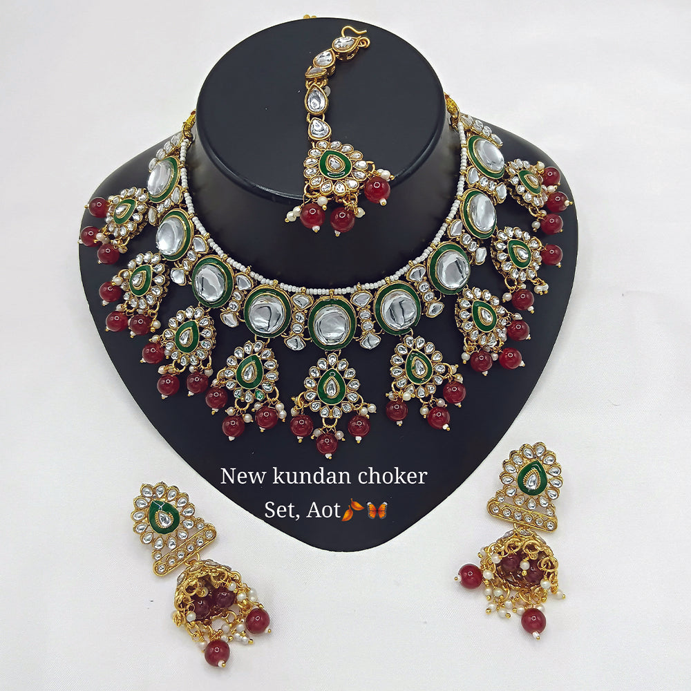 JewelMaze Kundan And Beads Choker Necklace Set With Maang Tikka  - 11374797