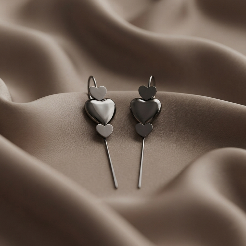 JewelMaze Black Plated Heart Shape Ear cuff