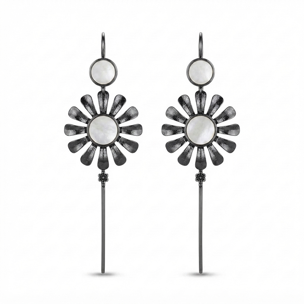 JewelMaze Black Plated Floral Ear cuff