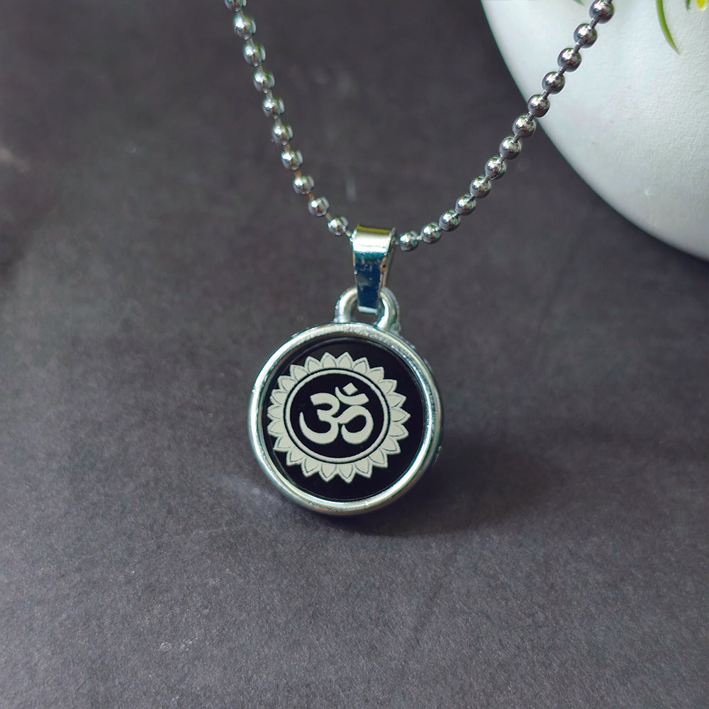 JewelMaze OM Chain Pendant For Men