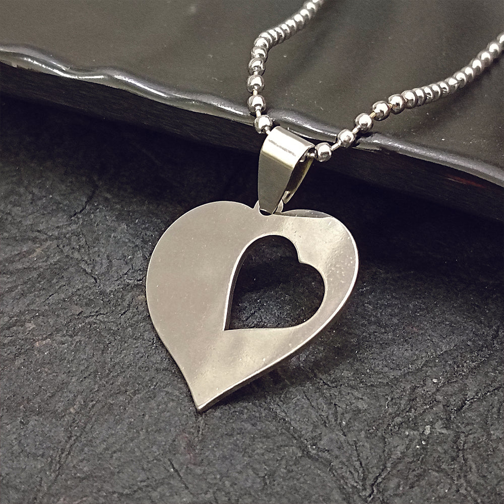 JewelMaze Heart Shaped Chain Pendant For Men And Women