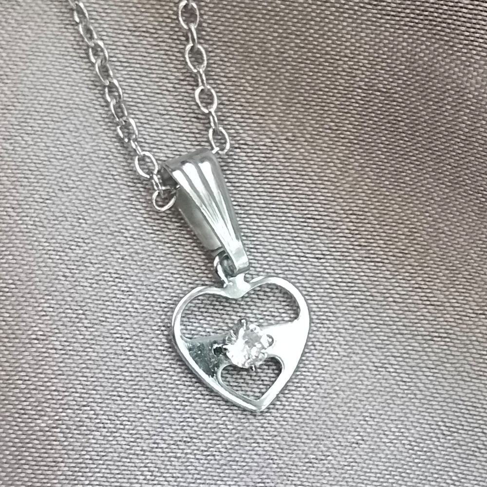 JewelMaze Heart Shaped  Chain Pendant