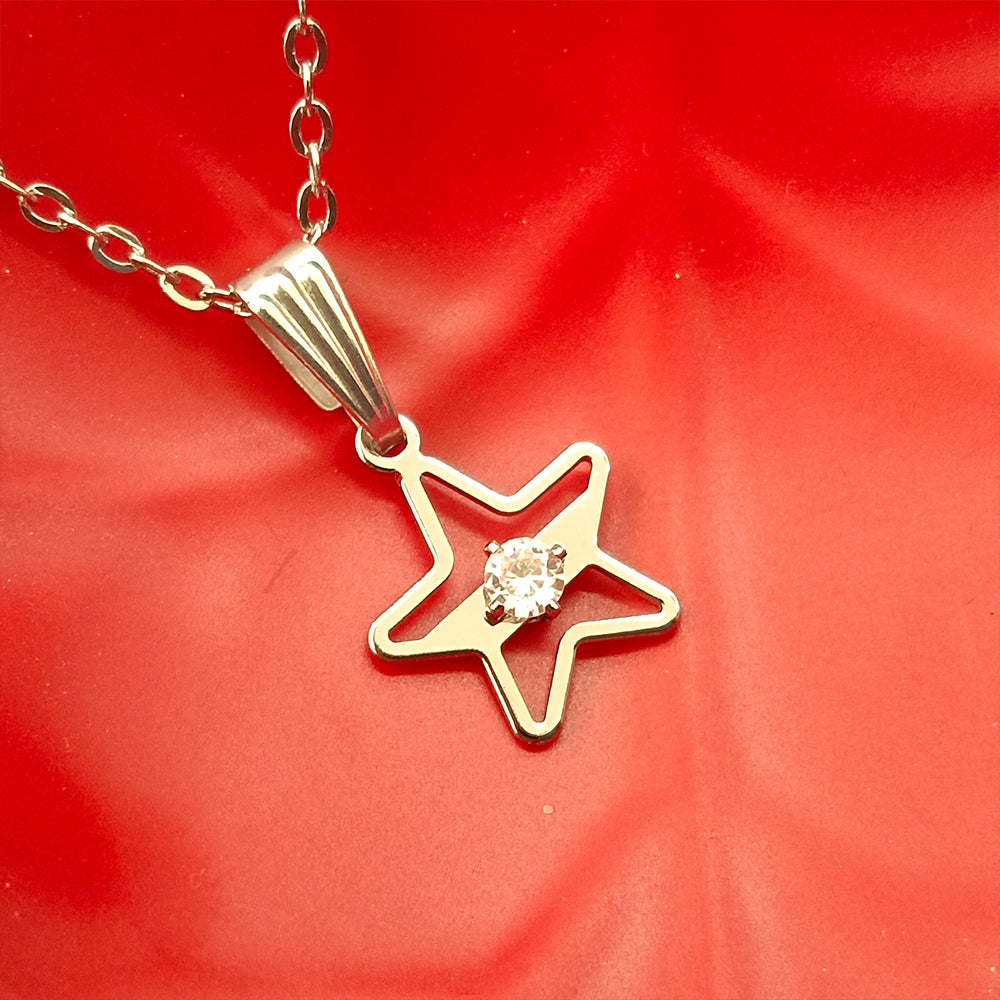 JewelMaze Star Shaped  Chain Pendant