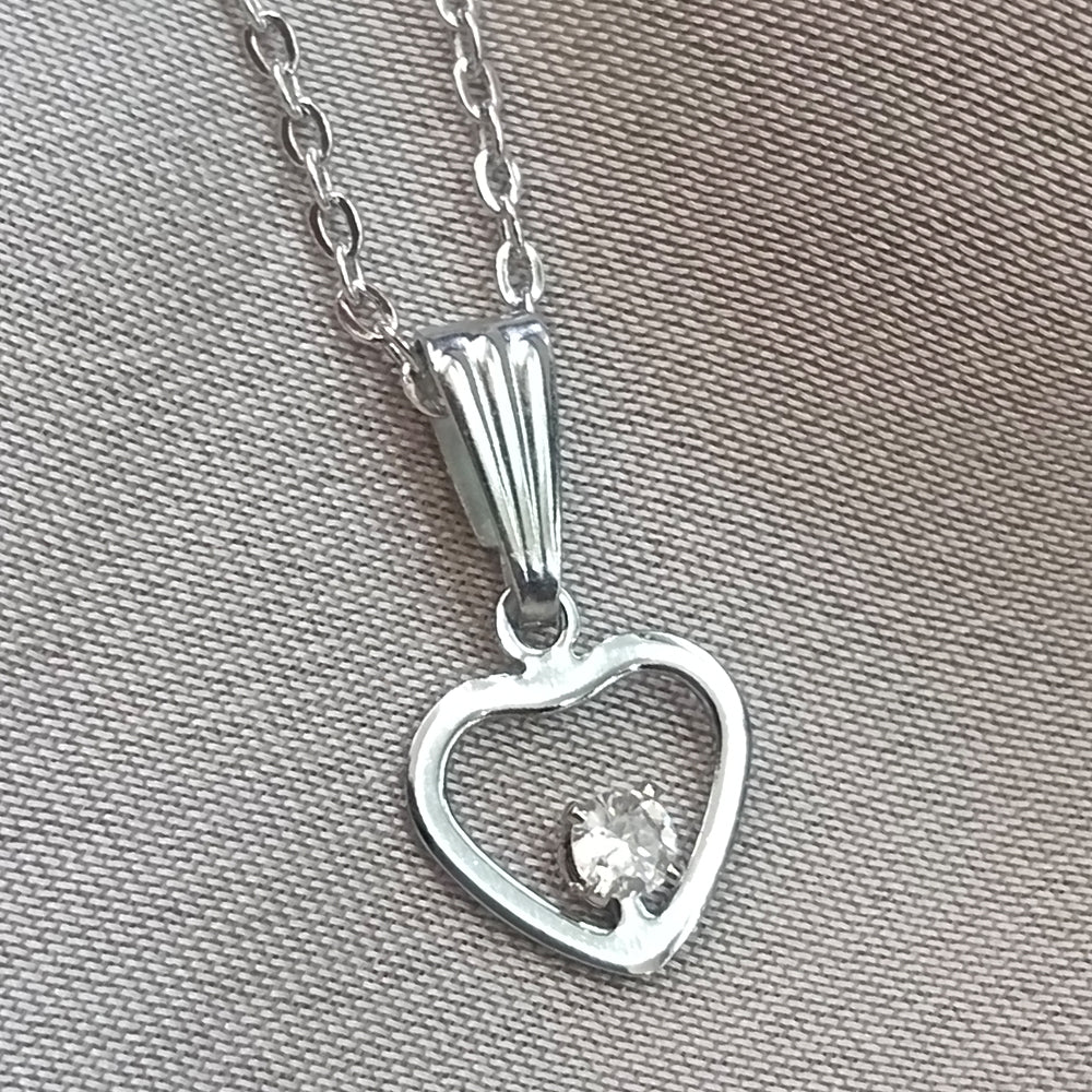 JewelMaze Heart Shaped  Chain Pendant
