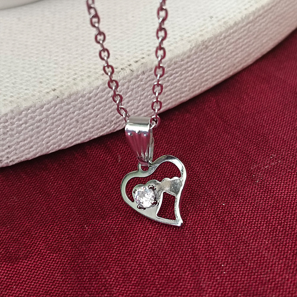 JewelMaze Heart Shaped  Chain Pendant