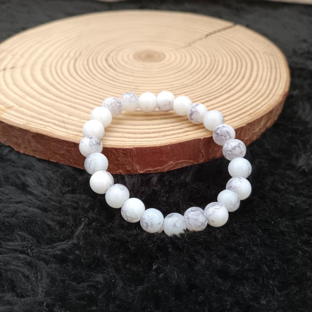 JewelMaze White Glass Beads Bracelet - 1405115
