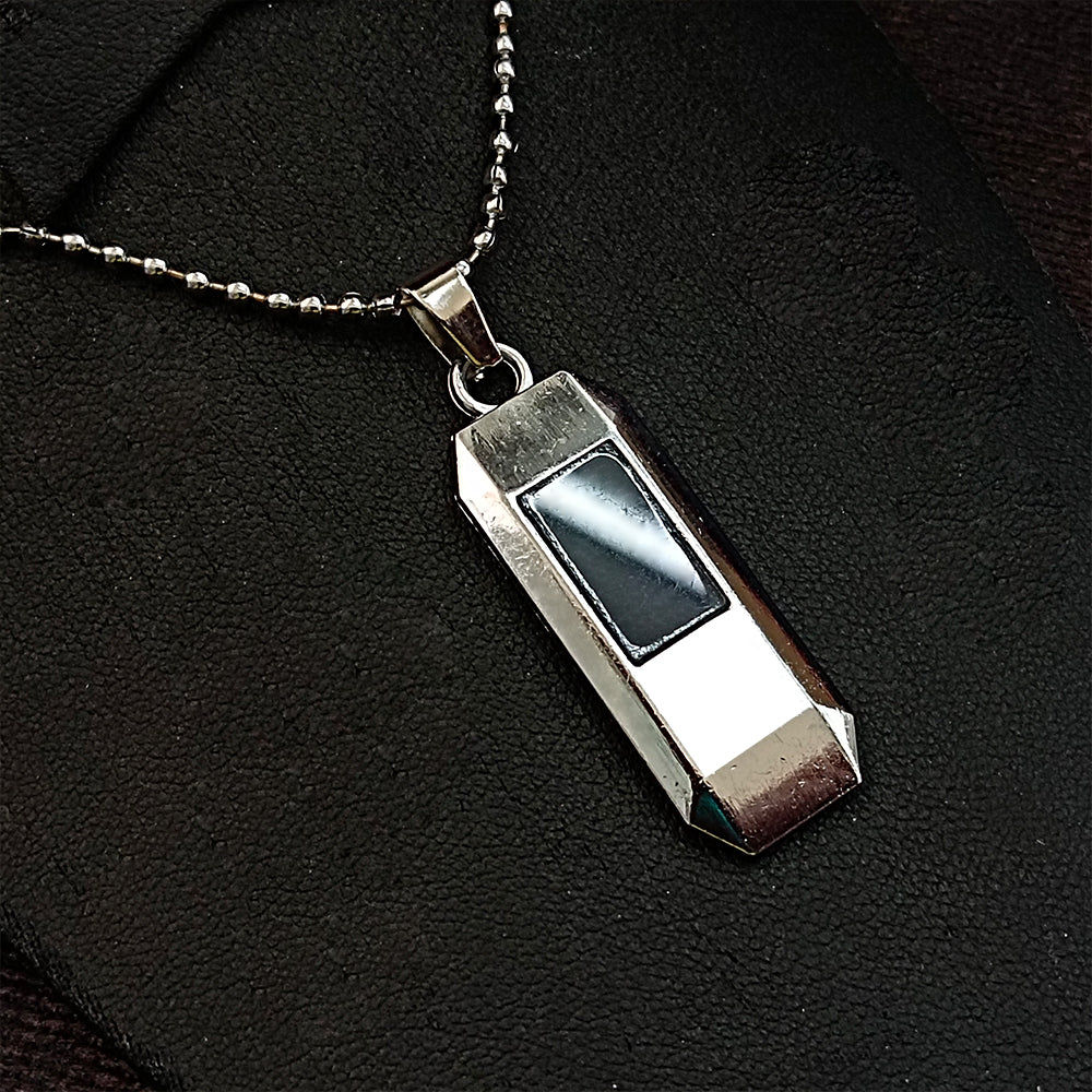 JewelMaze Black Enamel Chain Pendant For Men