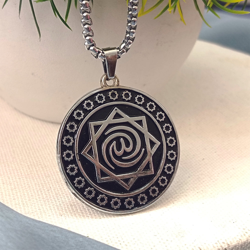 JewelMaze Unique eight-pointed Seljuk star symbol Chain Pendant