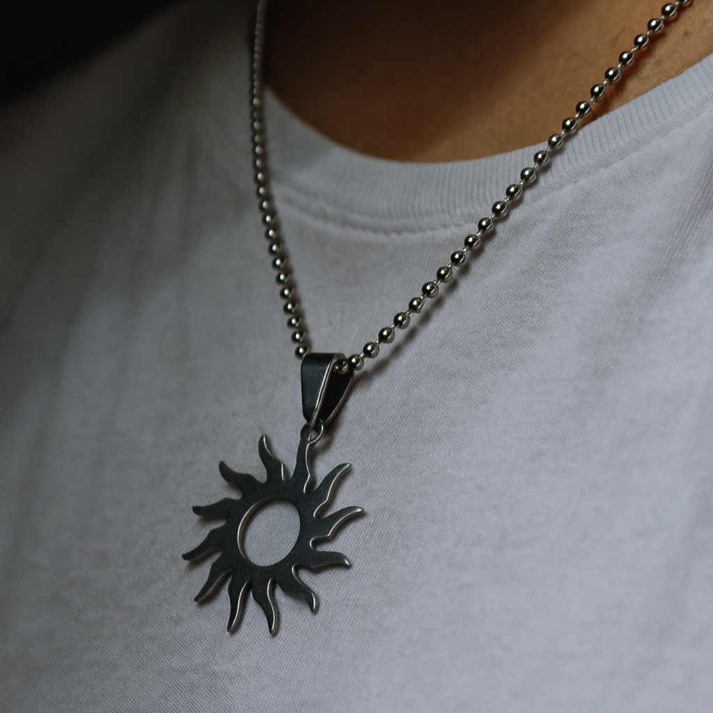 JewelMaze Sun Chain Pendant For Men And Women