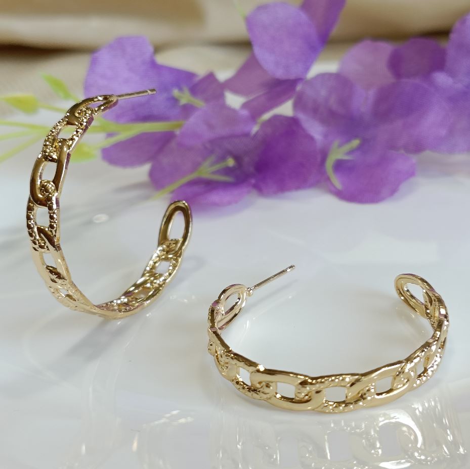 JewelMaze Gold Plated Chain Style Fashion Hoop Earring