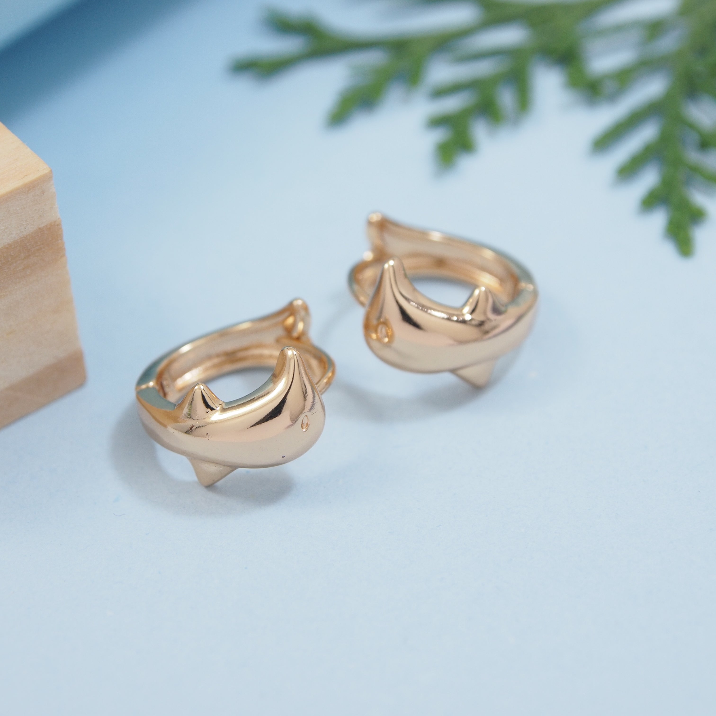 JewelMaze Stainless Steel Dolphin Hoops Earring