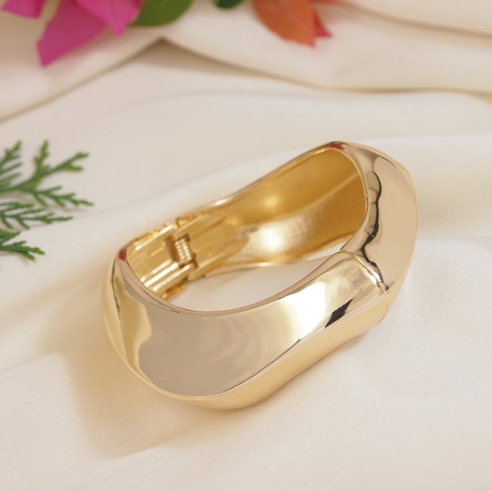 JewelMaze Irregular Shape Cuff kada
