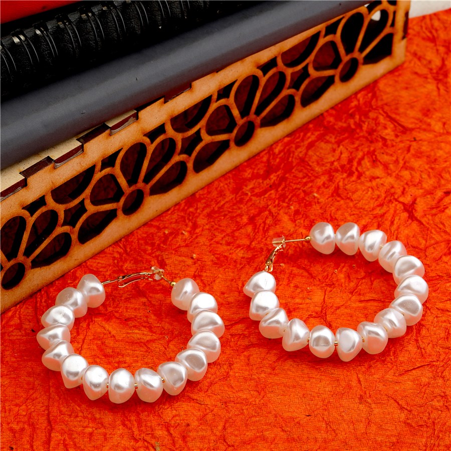JewelMaze Boroque Pearl Hoops Earring