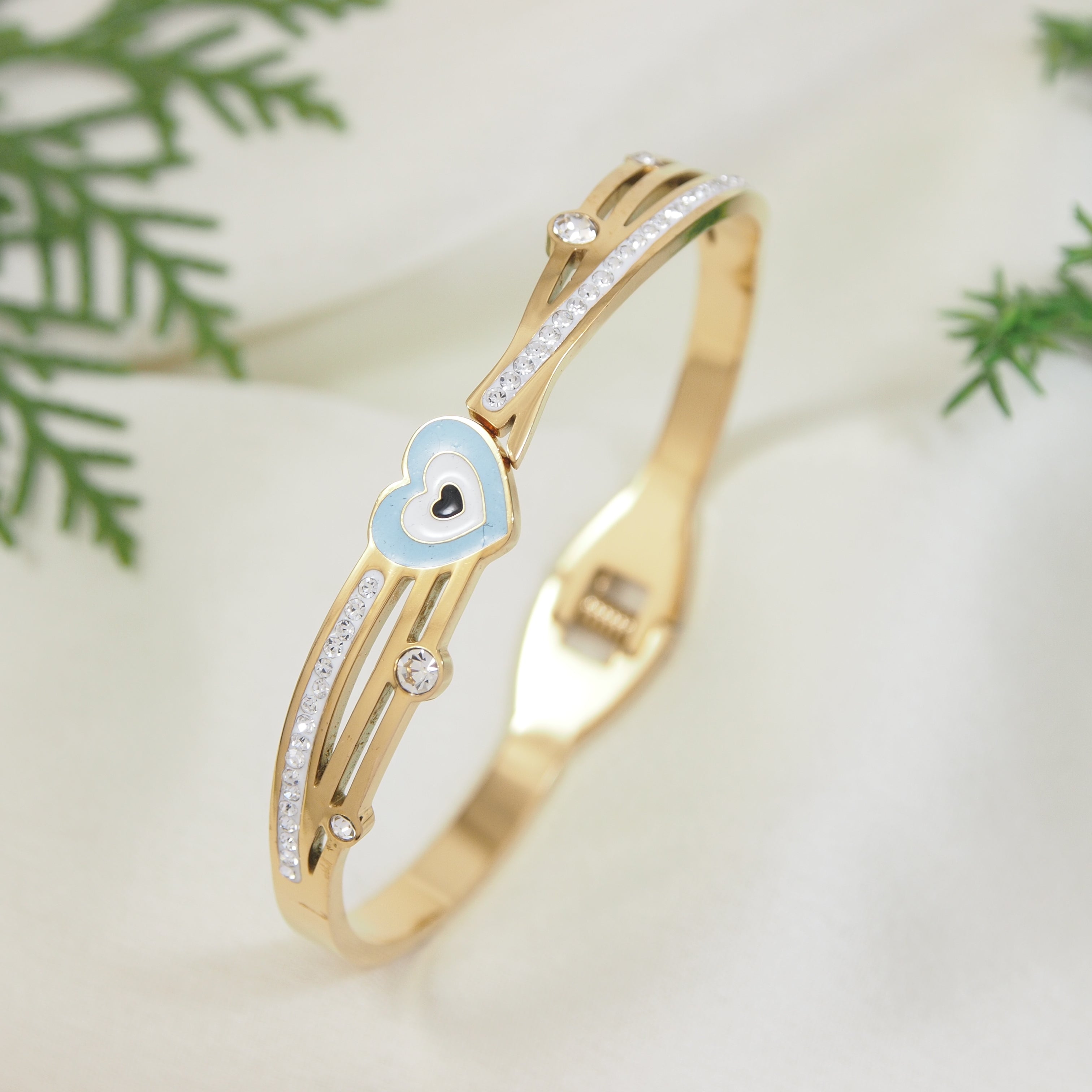 JewelMaze Stainless steel Heart Enamal Kada