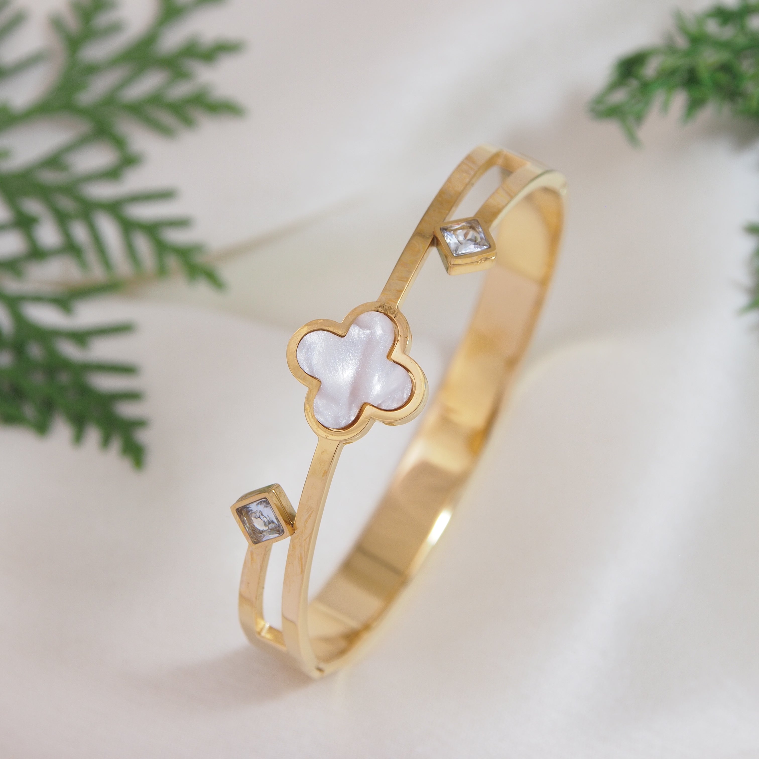 JewelMaze Stainless Steel Clover Kada
