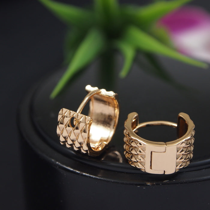 JewelMaze Gold weave Design Hoops Earring