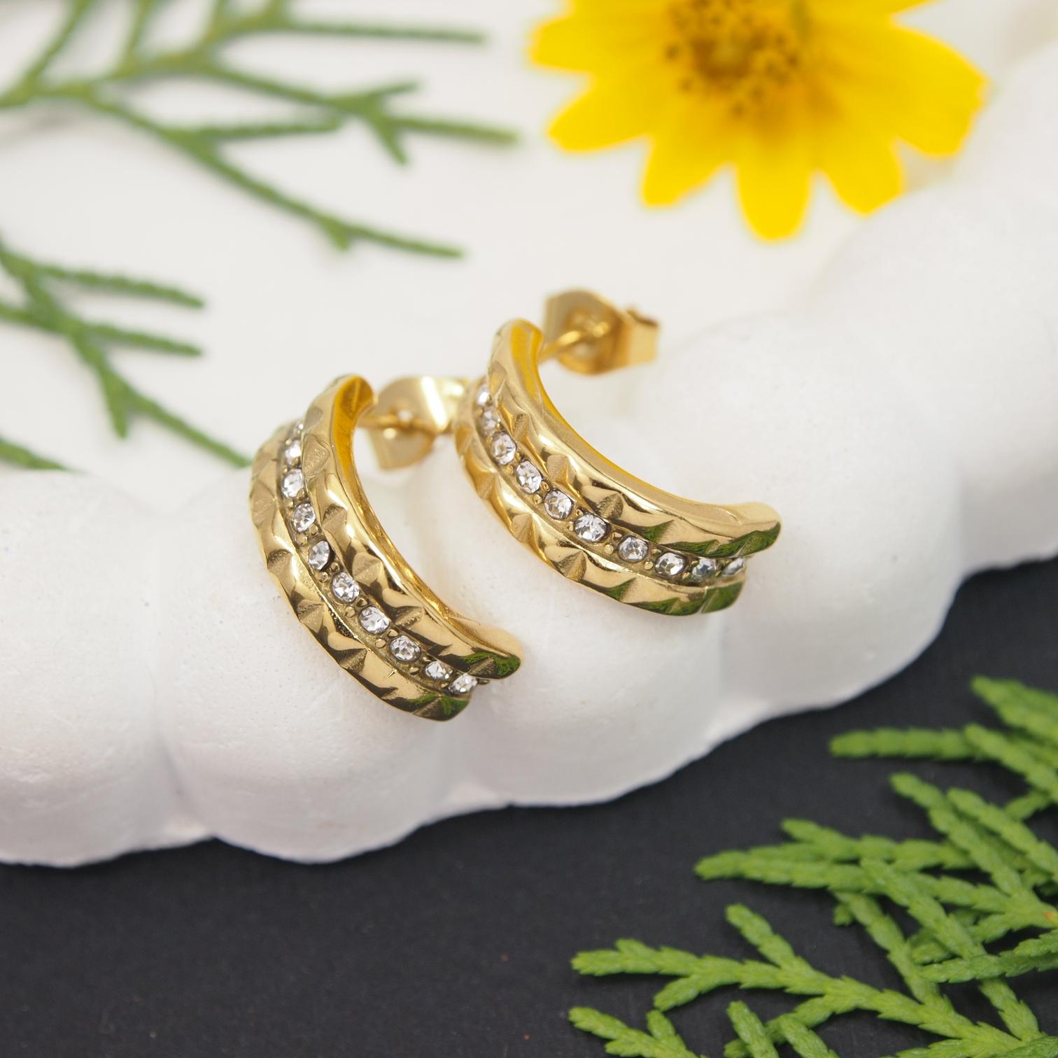 JewelMaze Demi Fine Anti Tarnish Stud Earrings