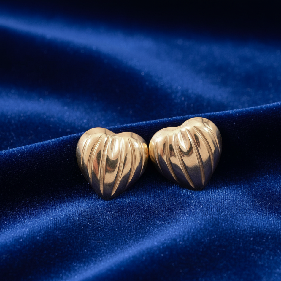 JewelMaze Demi Fine Anti Tarnish Heart Stud Earrings