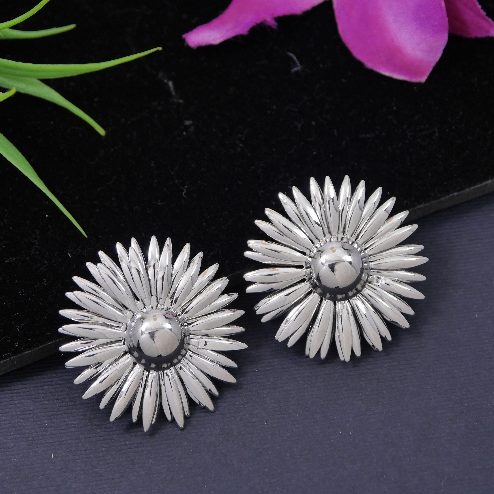 JewelMaze Gold/Silver Western Earring
