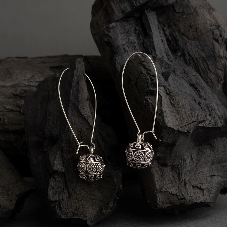 JewelMaze Gold / Silver Plated Long Hook Closure Hanging Designed Artwork Ball Antique Earring