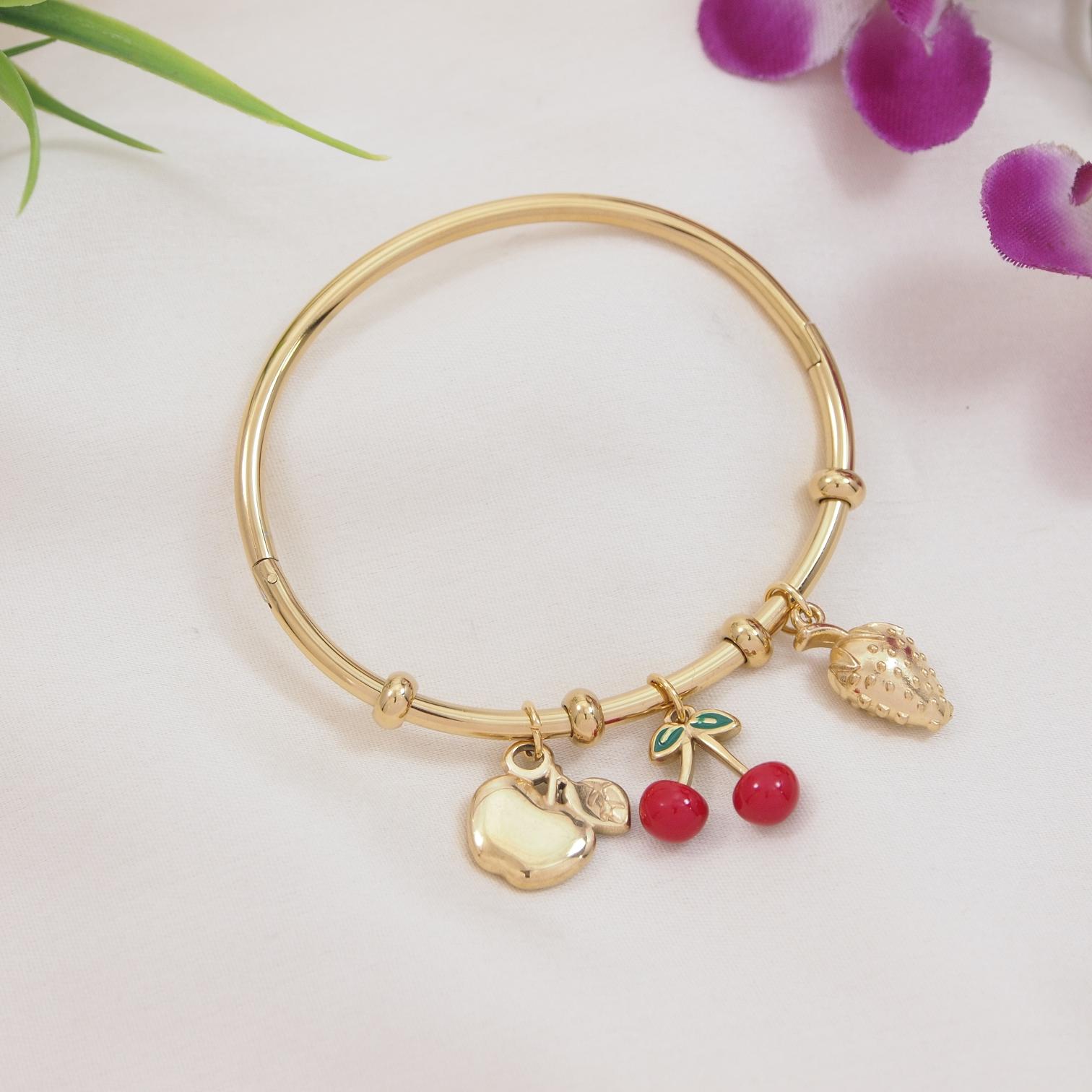 JewelMaze Demi Fine Anti Tarnish Charm Bracelet
