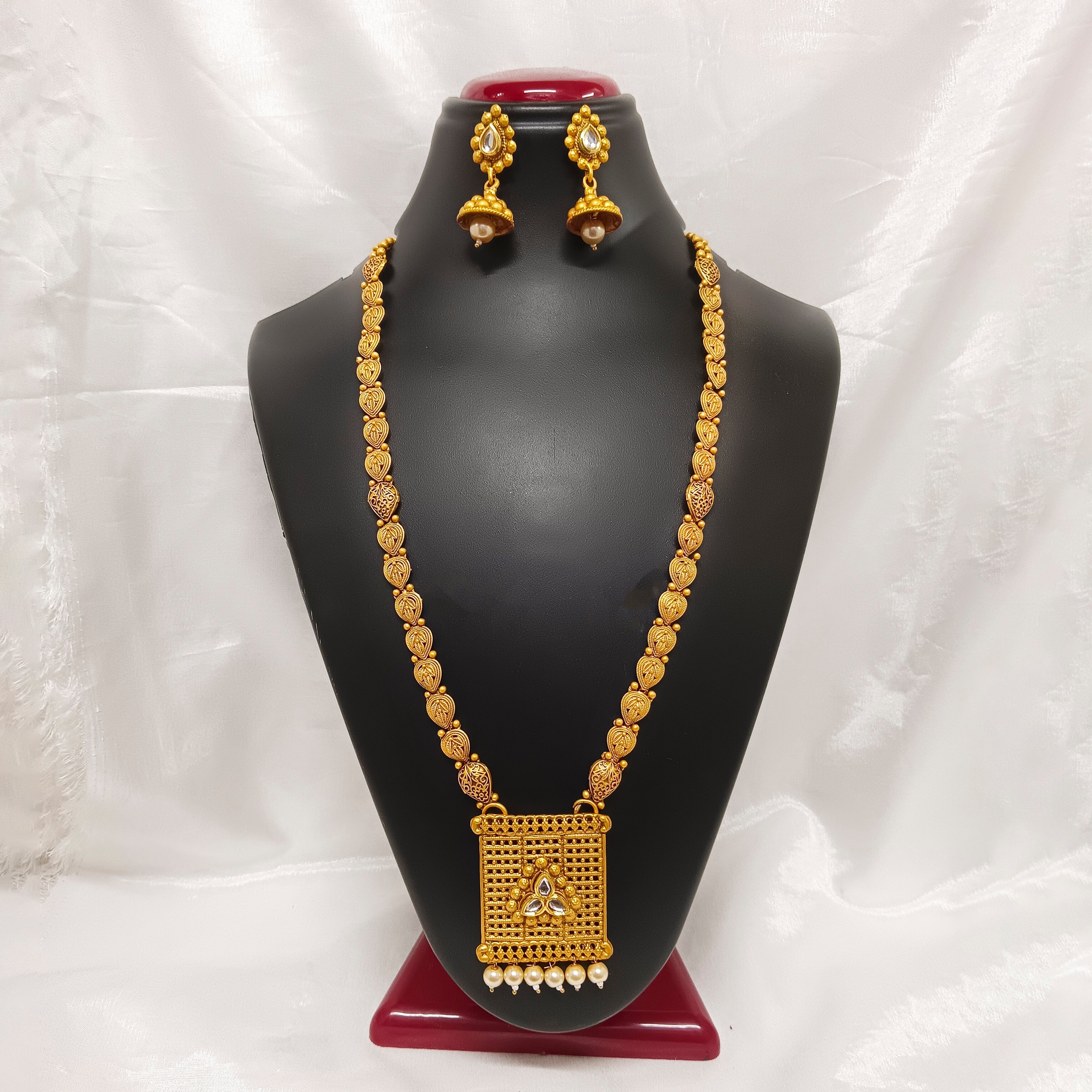 JewelMaze Kundan Stone Gold Plated Necklace Set - JW-10161058WH ( Art No. 469469588001 )