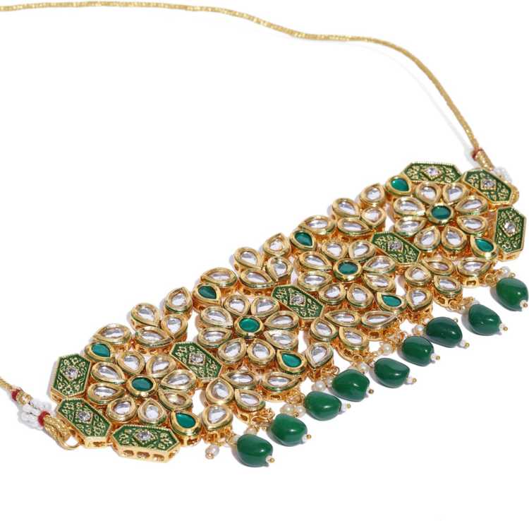 Kord Store Traditionally Flower Design Gold Plated Kundan Collar Necklace Set For Women  - KSNKE60233
