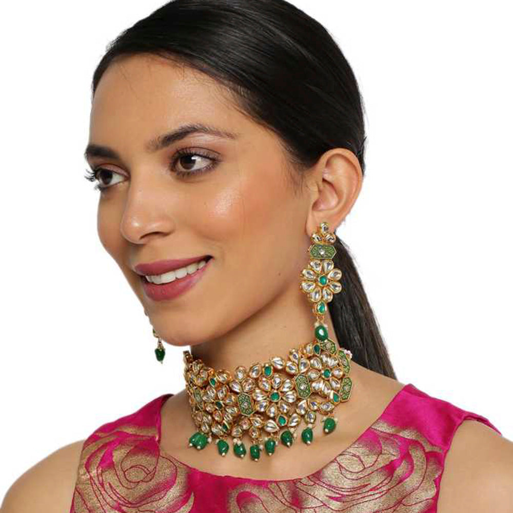 Kord Store Traditionally Flower Design Gold Plated Kundan Collar Necklace Set For Women  - KSNKE60233